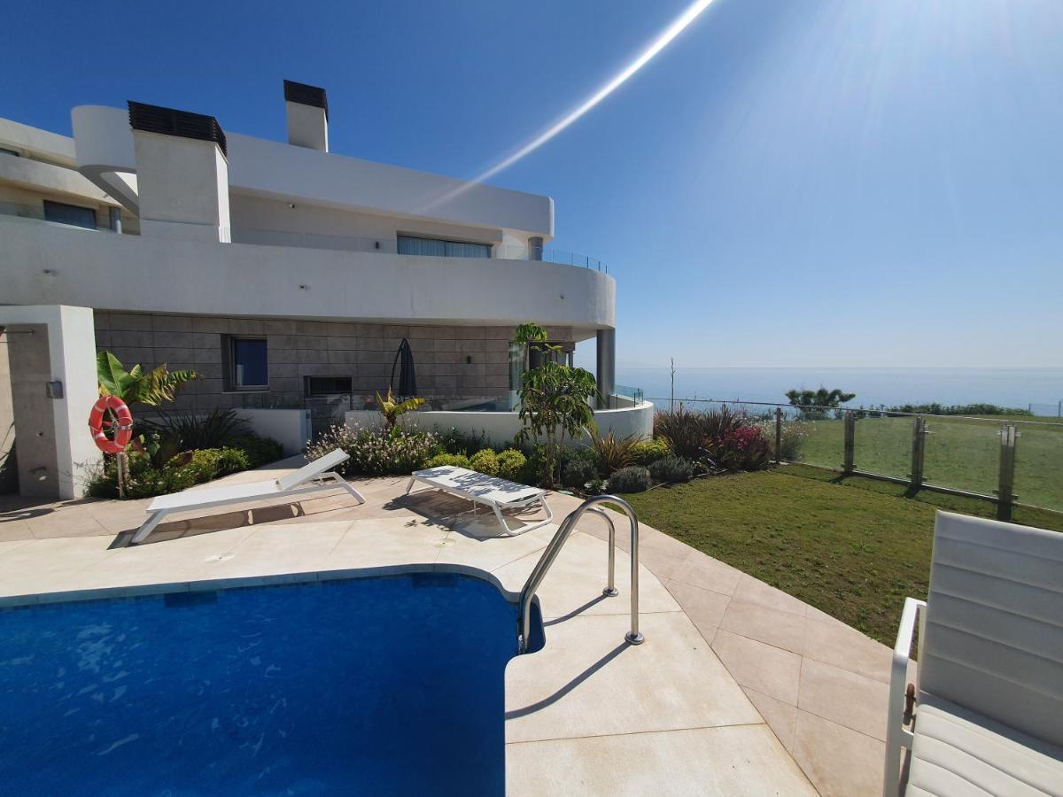 Luxury Beachfront Apartment With Pool, Sauna, Fitness And Gym In Province Malaga, Andalusia Mijas Bagian luar foto