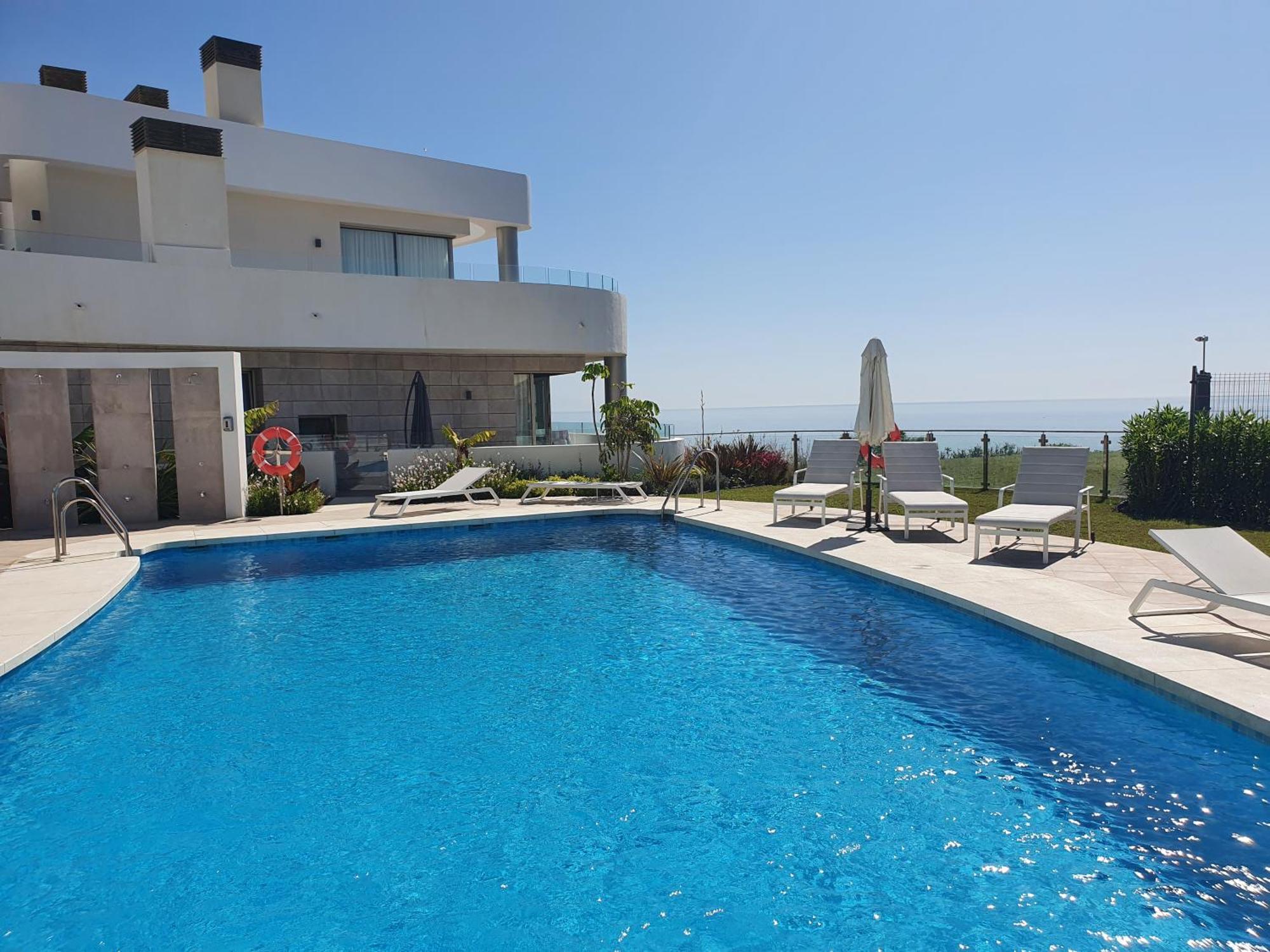 Luxury Beachfront Apartment With Pool, Sauna, Fitness And Gym In Province Malaga, Andalusia Mijas Bagian luar foto