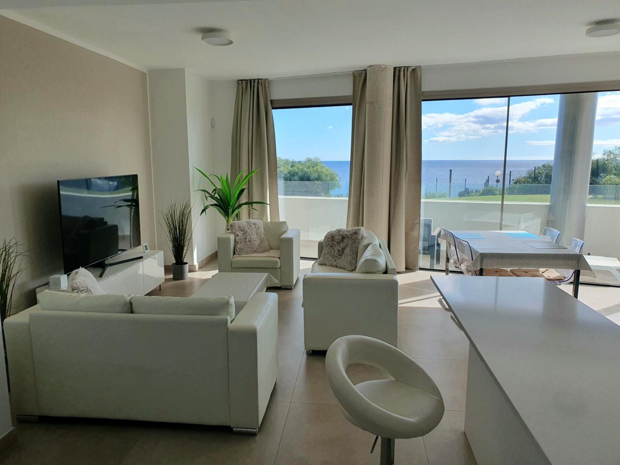 Luxury Beachfront Apartment With Pool, Sauna, Fitness And Gym In Province Malaga, Andalusia Mijas Bagian luar foto